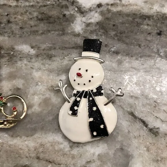 Christmas Pins Brooches lot of 4 Tree, Snowman, Candle, Bells - Picture 5 of 6